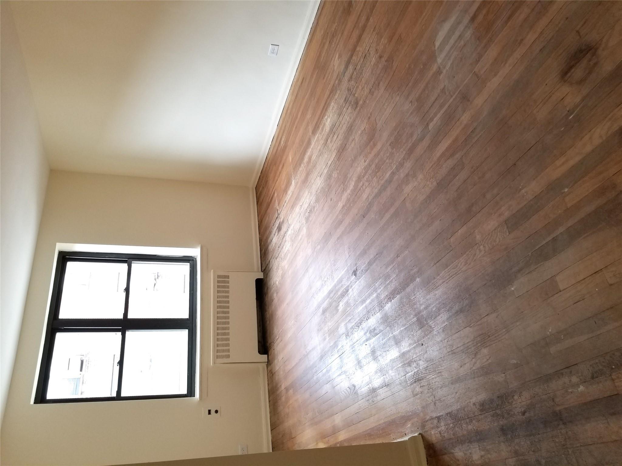 #7 photo, 32-20 92 Street, クイーンズ区 East Elmhurst , NY 11369