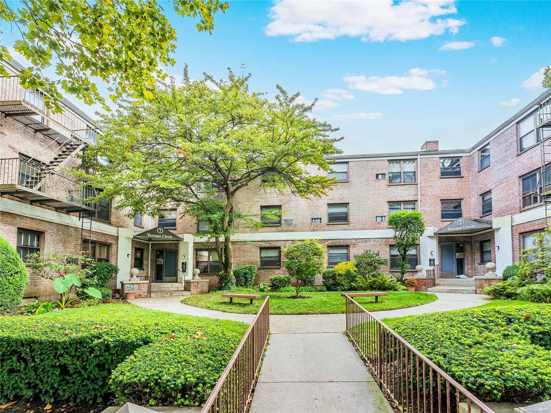 #2 photo, 7 Terrace Circle, 长岛 大颈 Great Neck , NY 11021