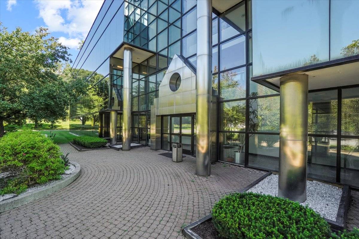 #3 photo, 103 Executive Dr, New Windsor , NY 12553