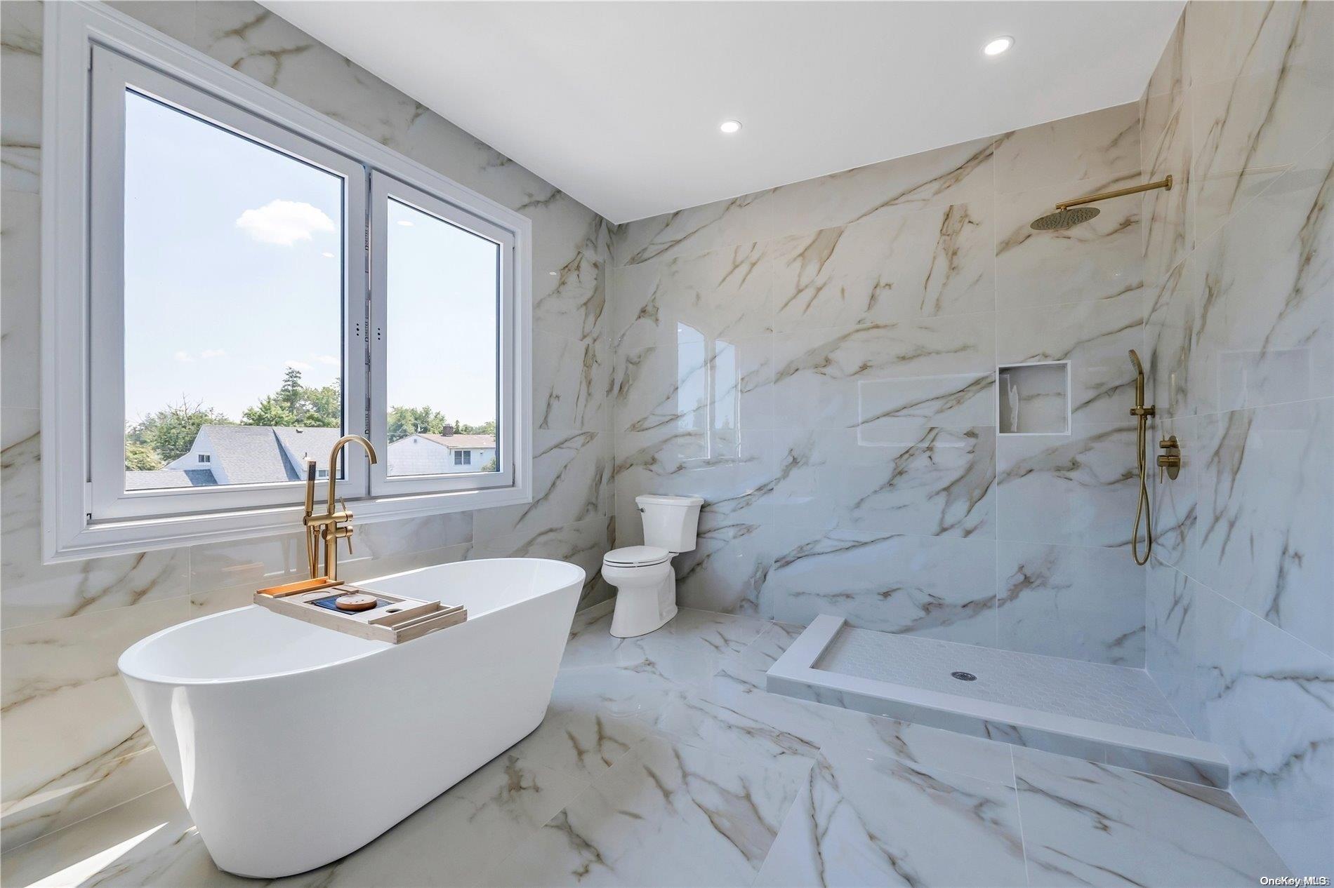 #13 photo, 192 Shelter Lane, 长岛 Levittown , NY 11756