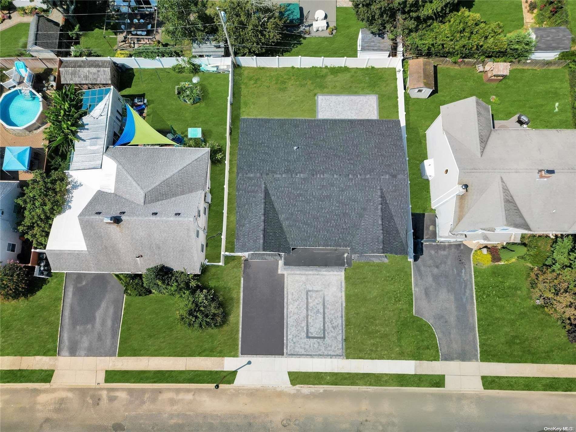 #2 photo, 192 Shelter Lane, 长岛 Levittown , NY 11756