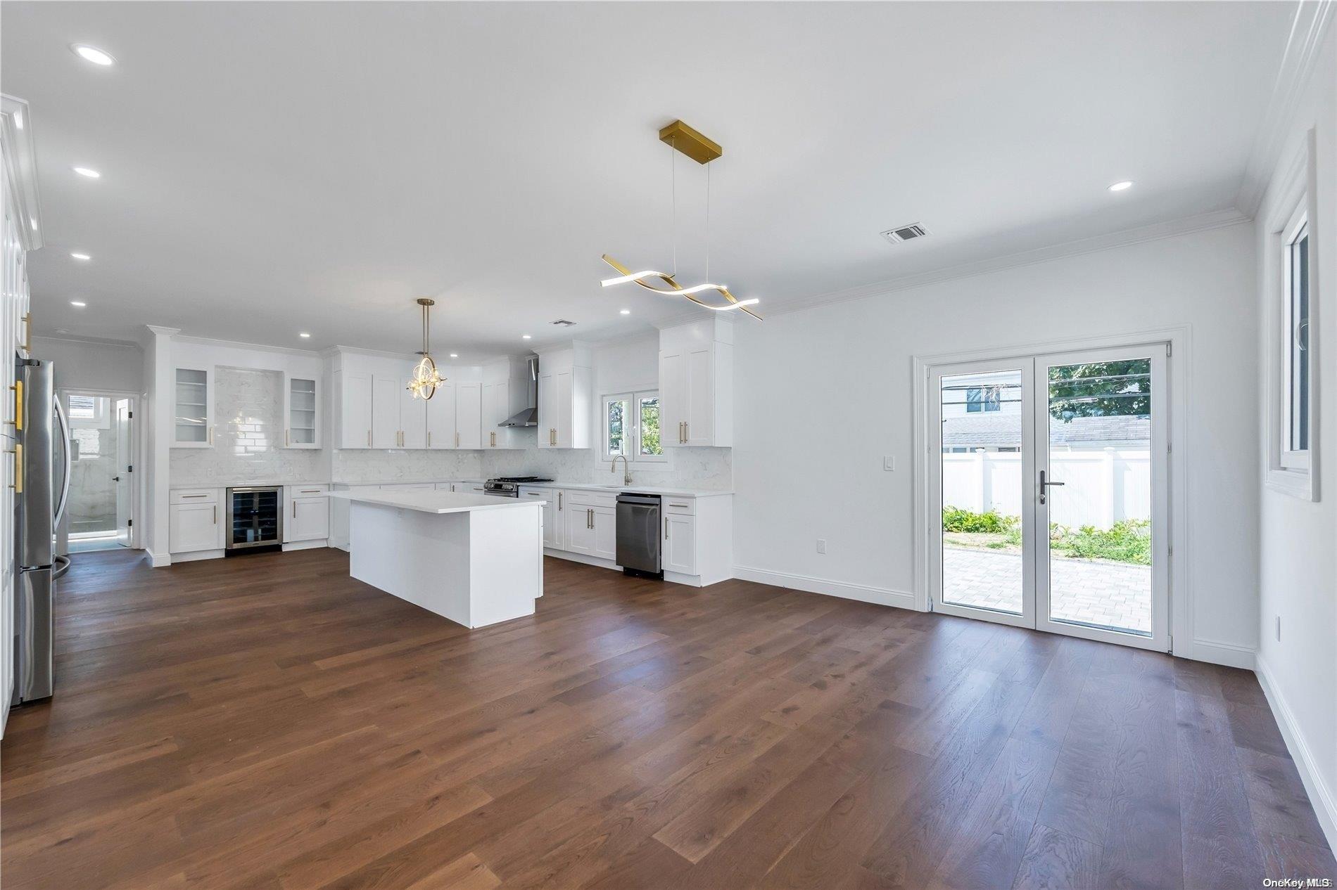 #7 photo, 192 Shelter Lane, 长岛 Levittown , NY 11756