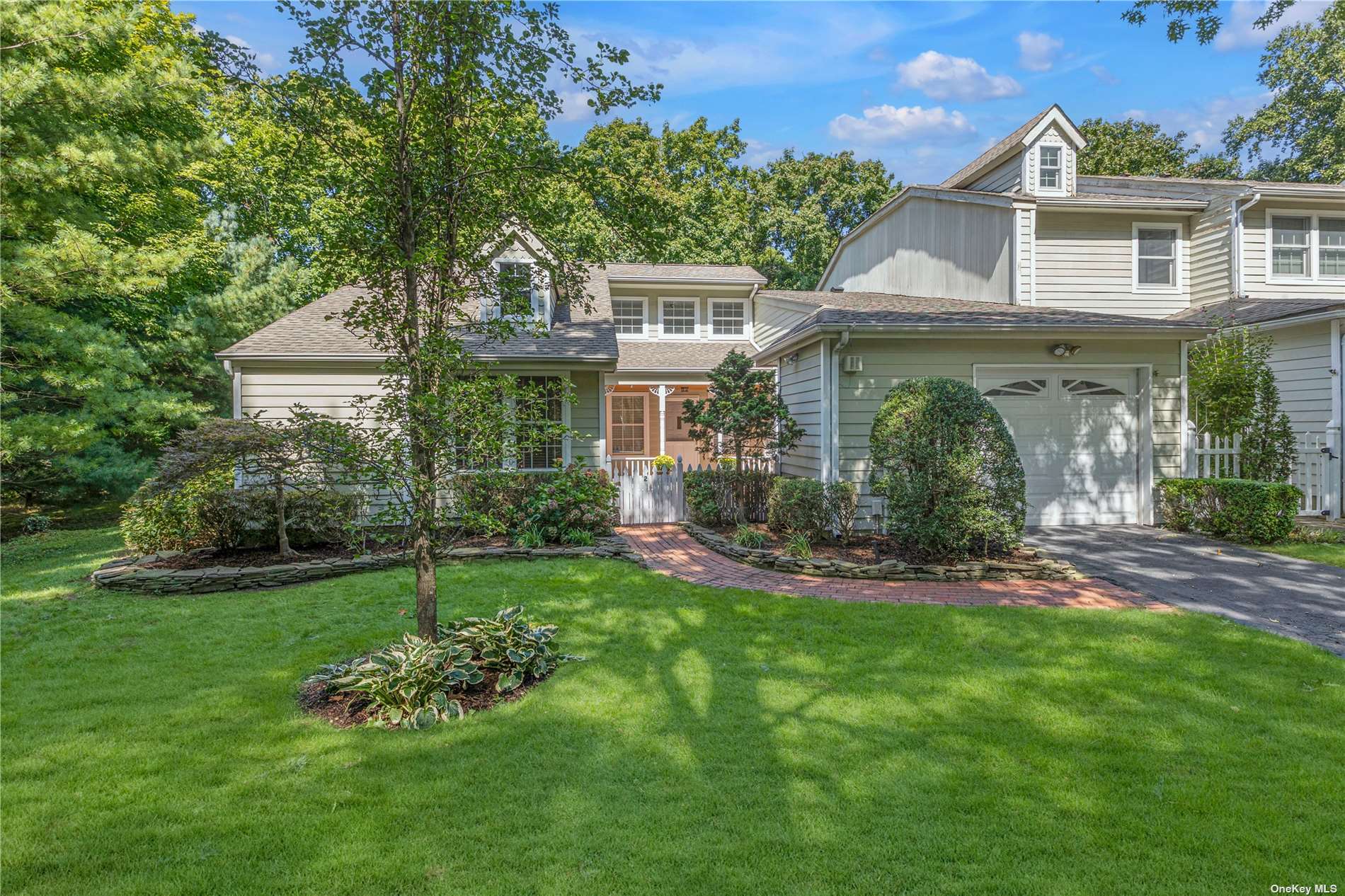 #1 photo, 2 Victorian Court, سوفولك Huntington , NY 11743