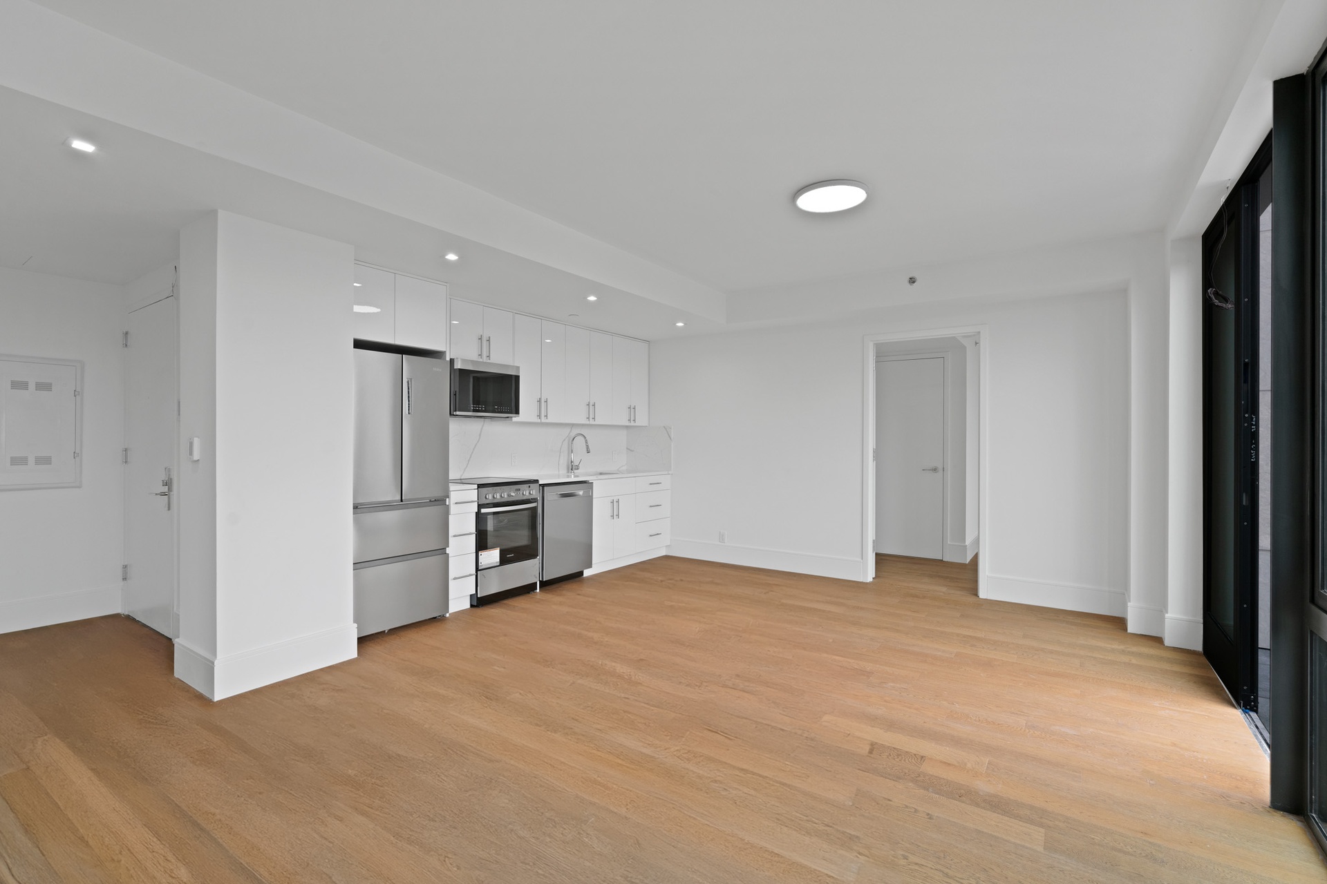 #1 photo, 14-27 28th Avenue, كوينز Astoria , NY 11102