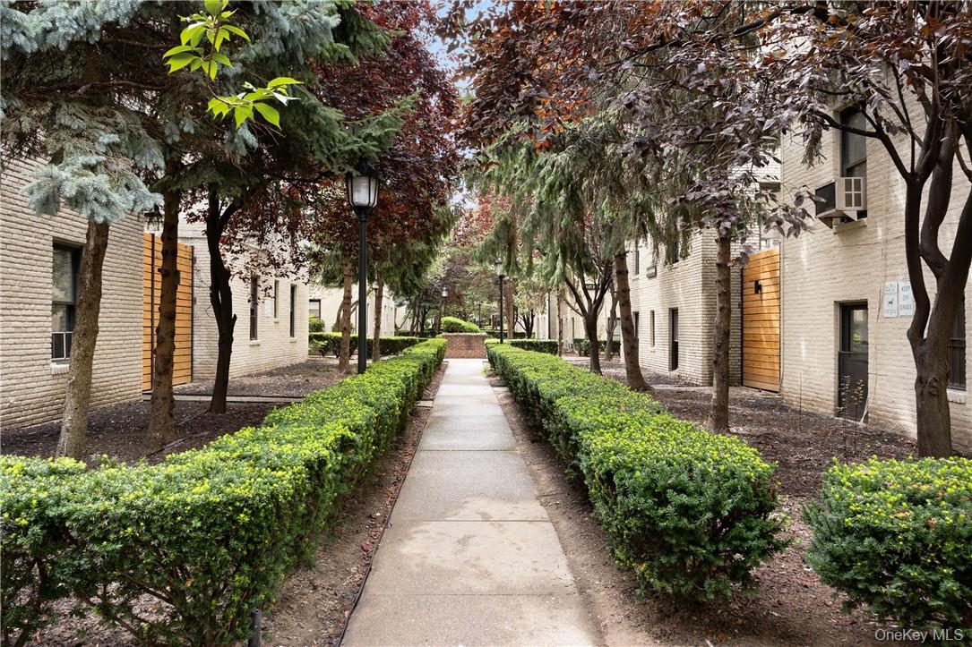 #12 photo, 2115 33 Street, クイーンズ区 Astoria , NY 11105