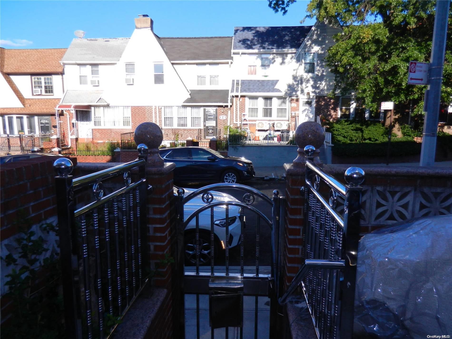 #3 photo, 30-46 86th Street, クイーンズ区 East Elmhurst , NY 11369