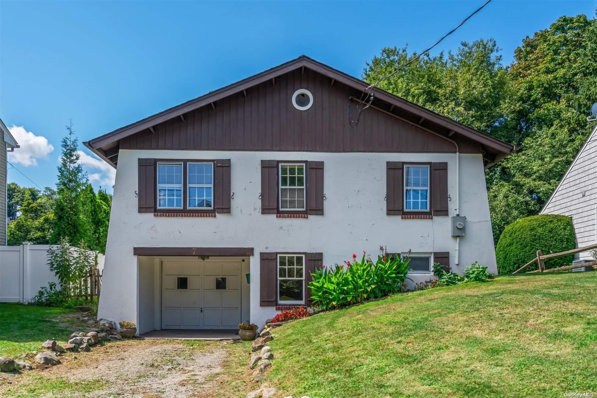 #1 photo, 7 Ash Place, サフォーク郡 Huntington , NY 11743