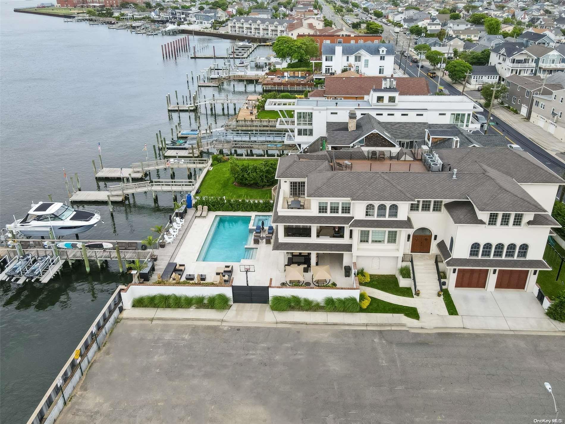 #2 photo, 853 W Park Avenue, ナッソー郡 Long Beach , NY 11561