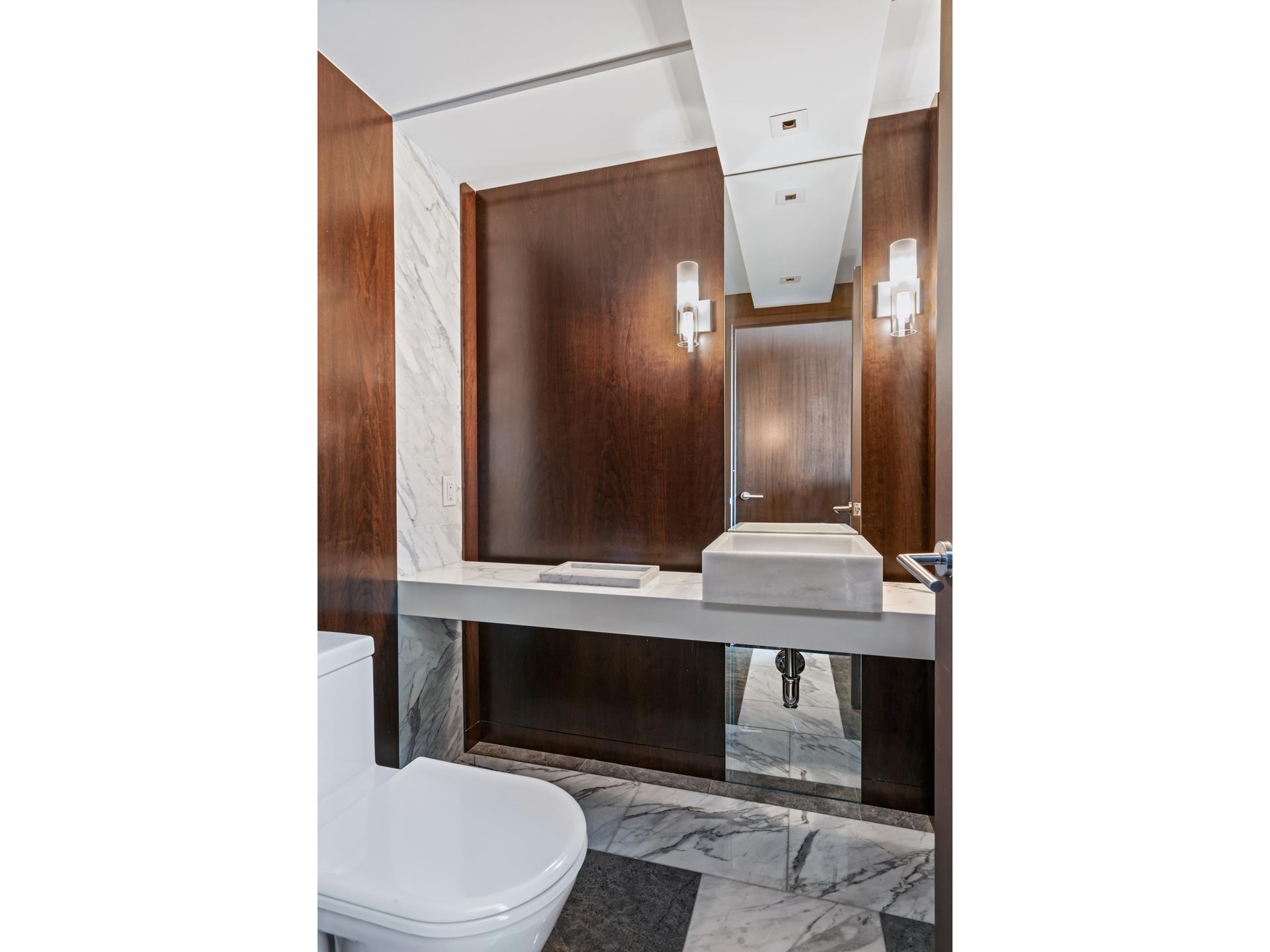 #11 photo, 150 W 56TH Street, マンハッタン Midtown , NY 10019