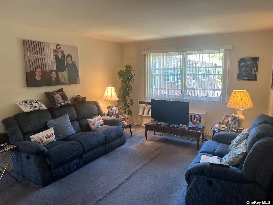 #8 photo, 88-10 155 Avenue, Howard Beach , NY 11414