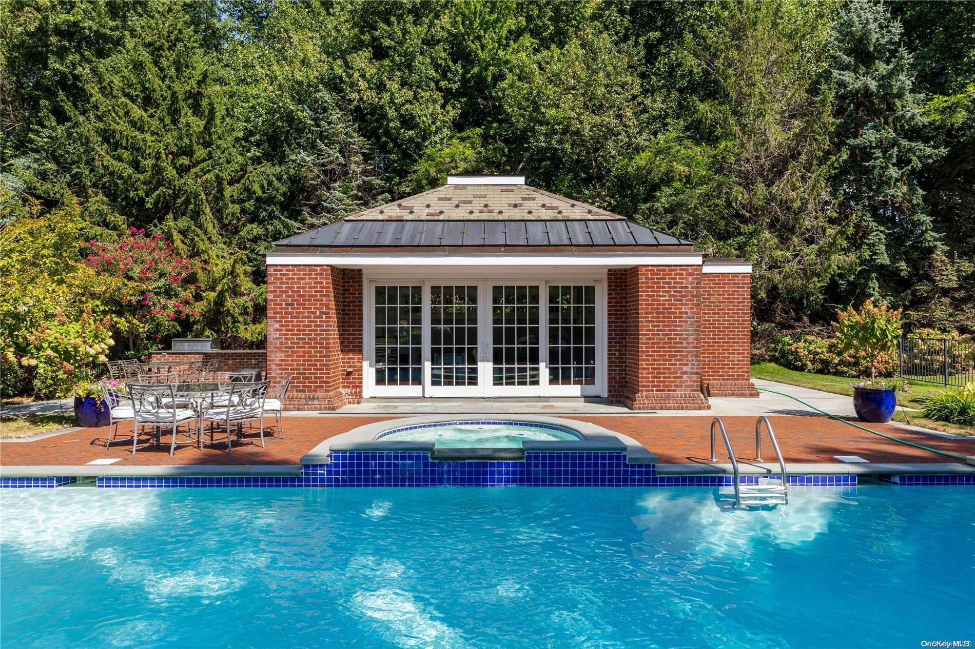 #2 photo, 11 Dupont Court, ナッソー郡 Brookville , NY 11548