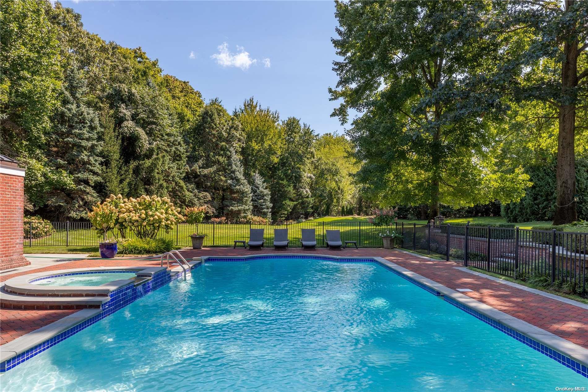 #3 photo, 11 Dupont Court, ナッソー郡 Brookville , NY 11548