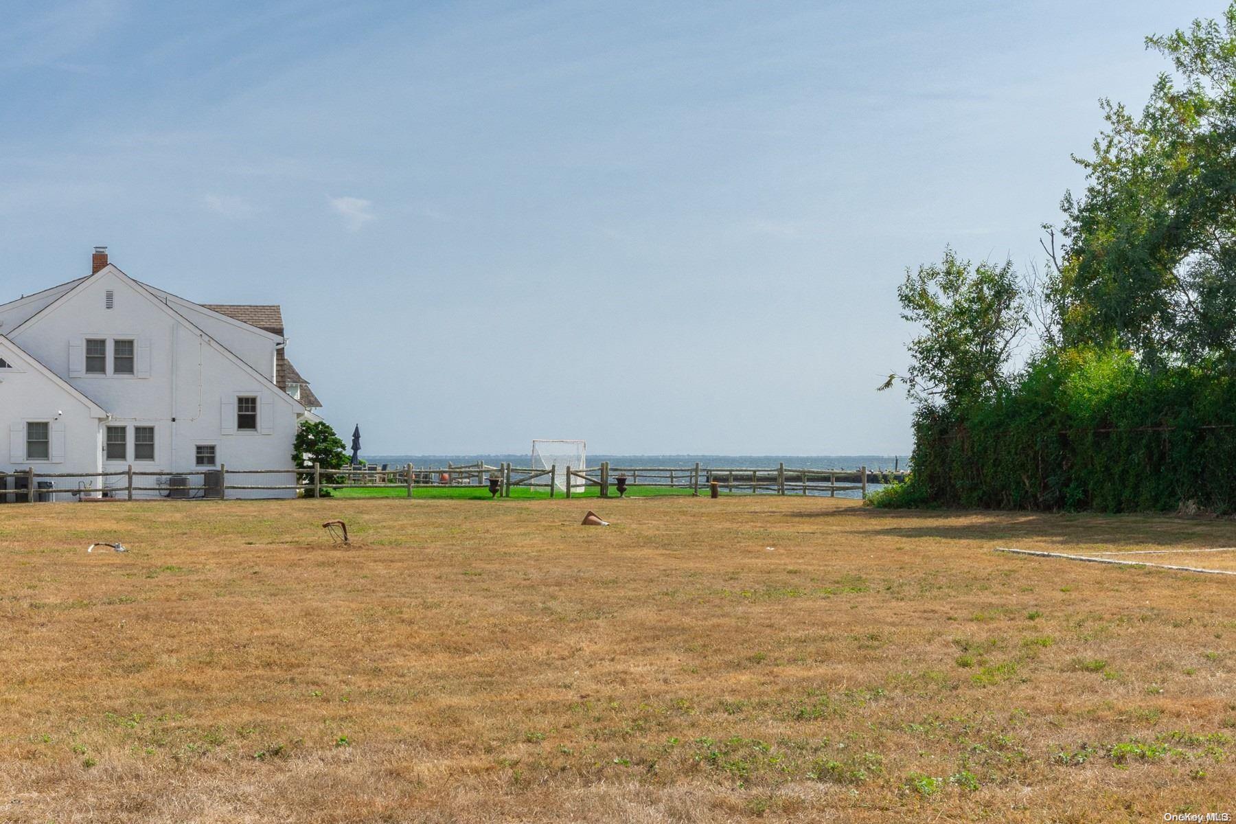 #11 photo, 17 S Bay Court, 东长岛 艾斯利普 Brightwaters , NY 11718