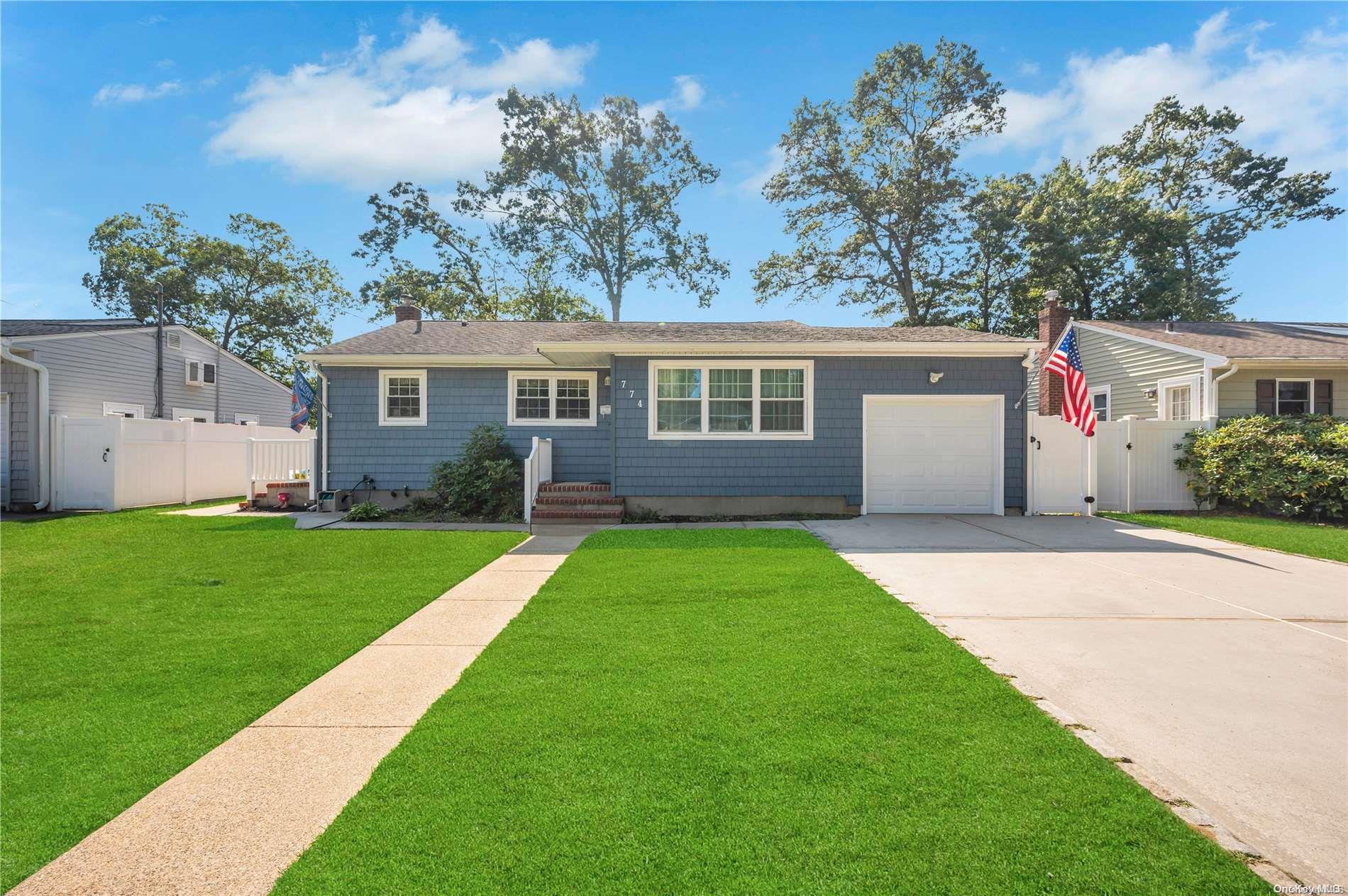 #1 photo, 774 Frankford Road, West Babylon , NY 11704