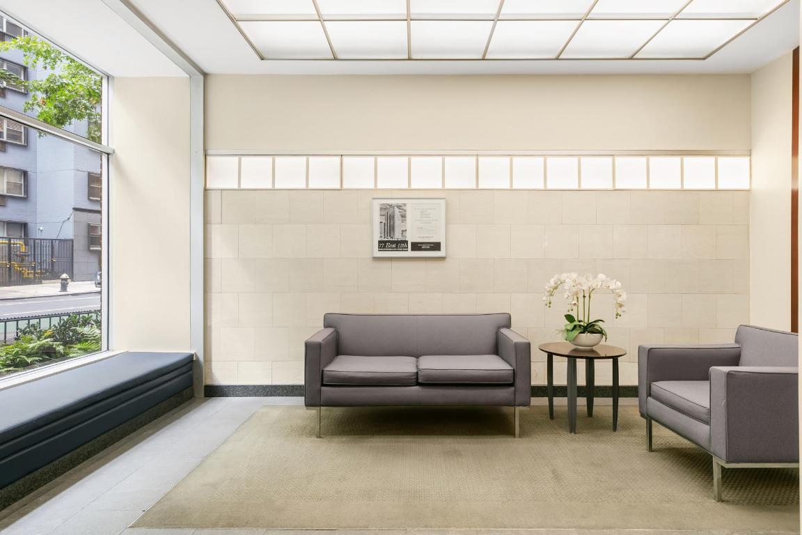 #11 photo, 77 E 12TH Street, マンハッタン Greenwich Village , NY 10003