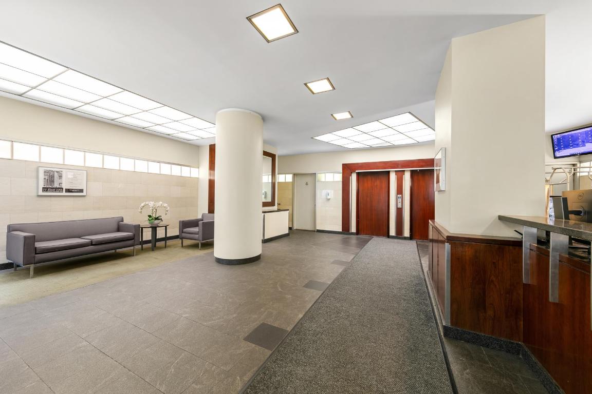 #12 photo, 77 E 12TH Street, マンハッタン Greenwich Village , NY 10003