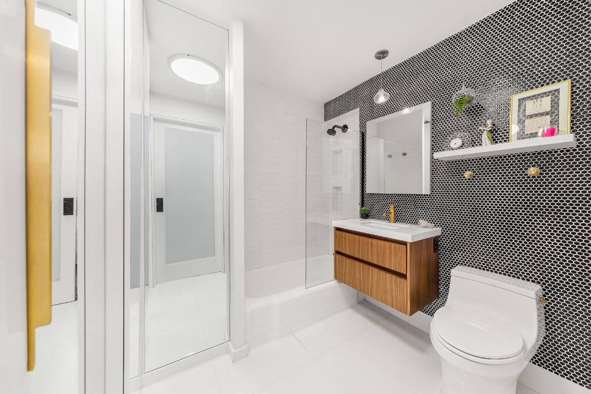 #6 photo, 77 E 12TH Street, マンハッタン Greenwich Village , NY 10003