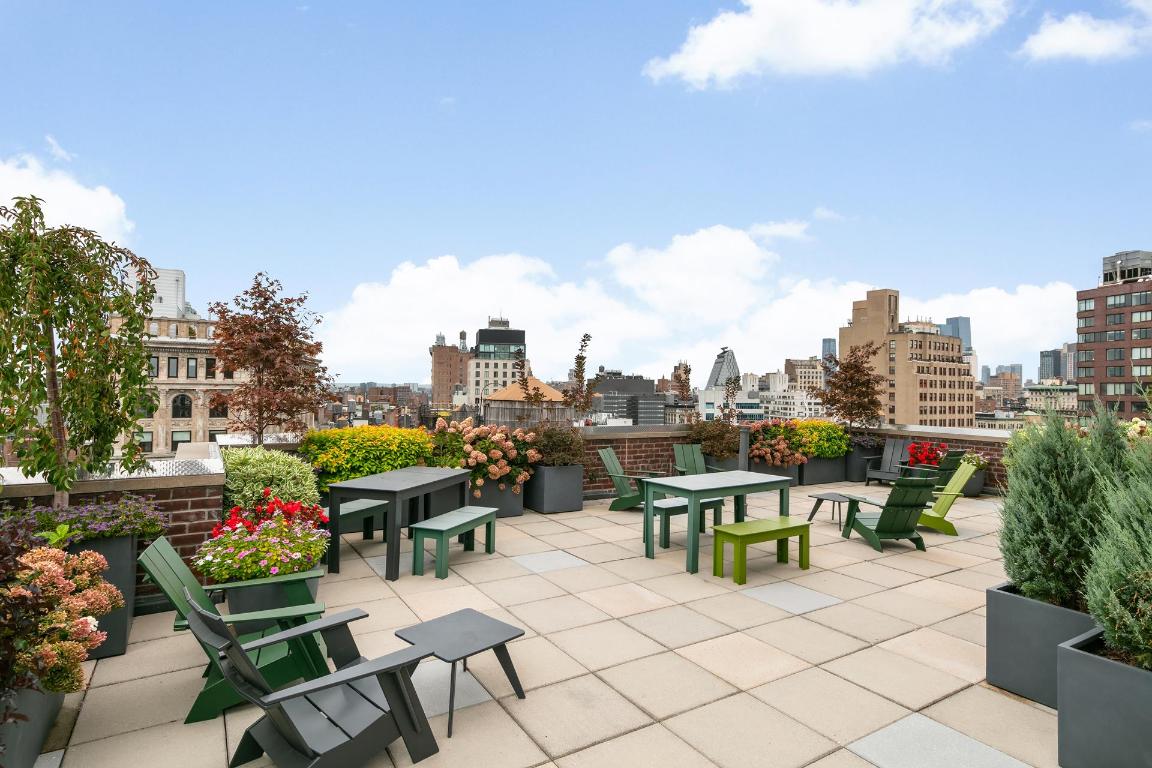 #8 photo, 77 E 12TH Street, マンハッタン Greenwich Village , NY 10003