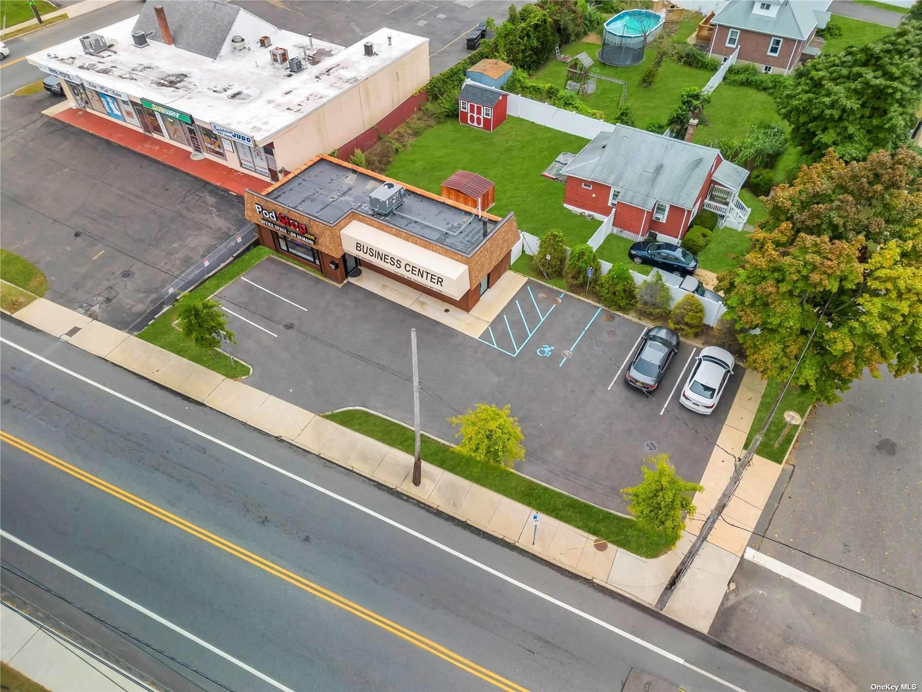 #16 photo, 1221 Route 25A, サフォーク郡 Smithtown , NY 11787