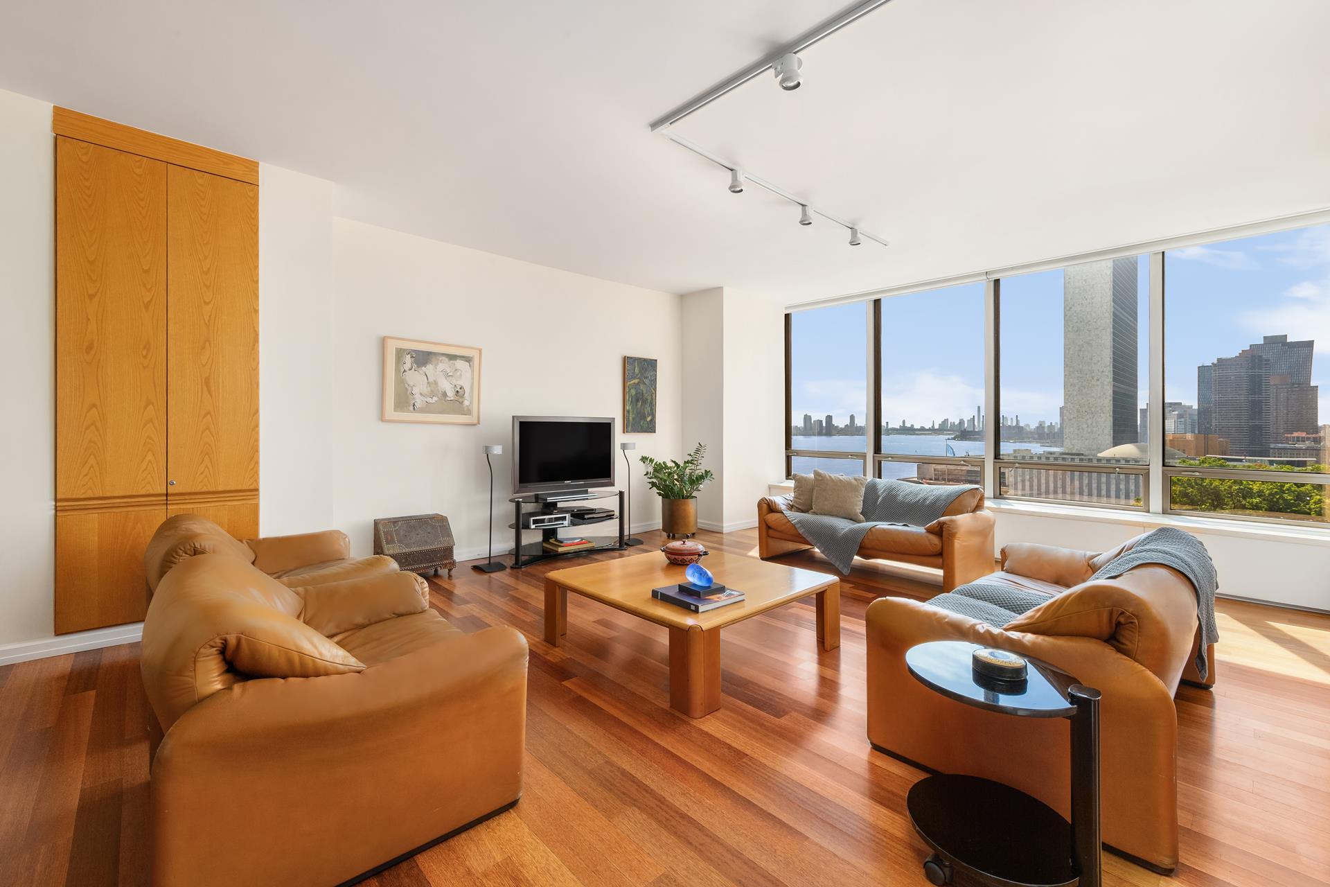 #1 photo, 860 UNITED NATIONS Plaza 12G, Beekman , NY 10017