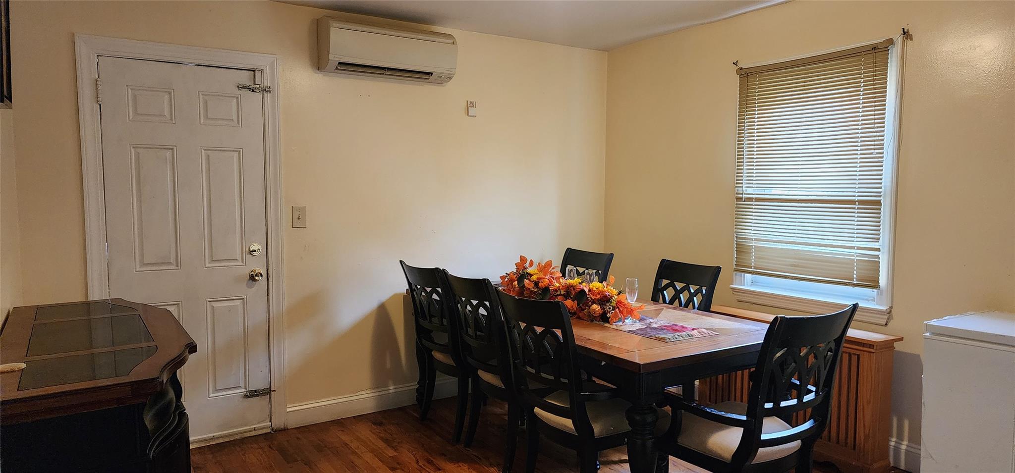 #8 photo, 182 Long Beach Road, Hempstead , NY 11550