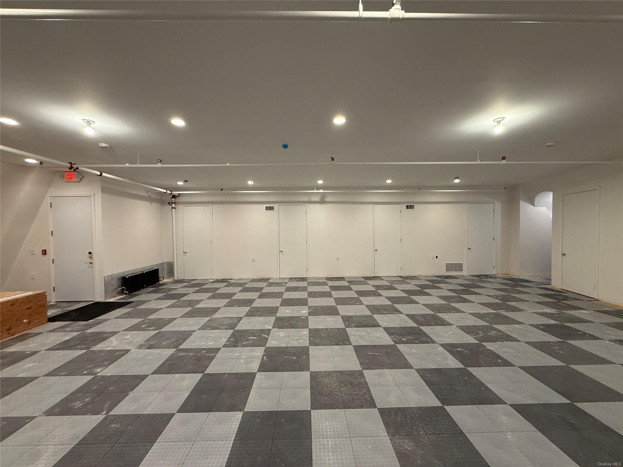 #19 photo, 342 Post Avenue, ナッソー郡 Westbury , NY 11590