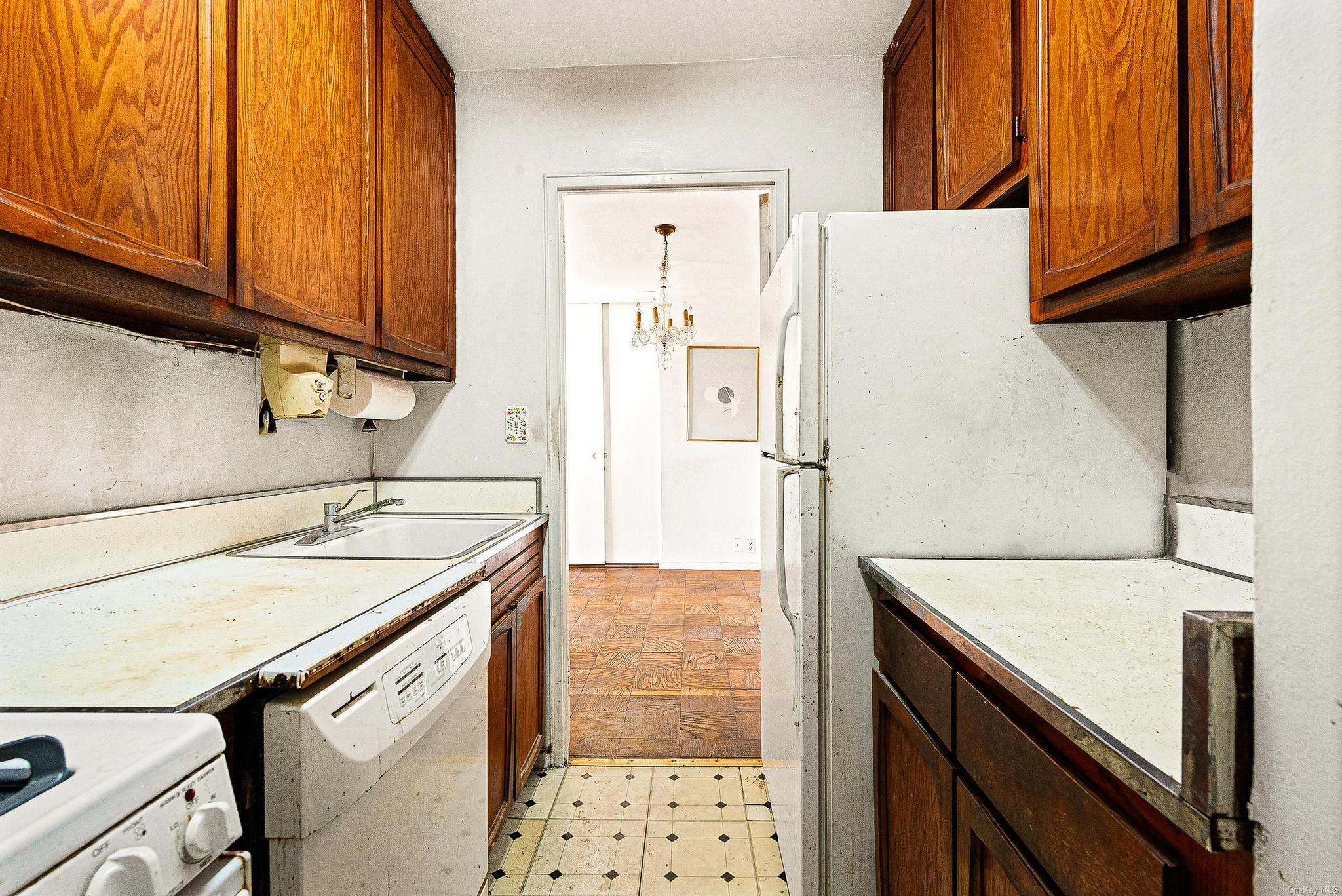 #14 photo, 70-25 Yellowstone Boulevard, クイーンズ区 Forest Hills , NY 11375