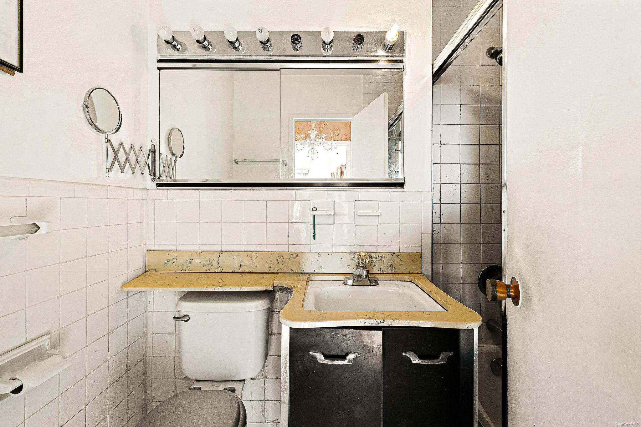 #16 photo, 70-25 Yellowstone Boulevard, クイーンズ区 Forest Hills , NY 11375