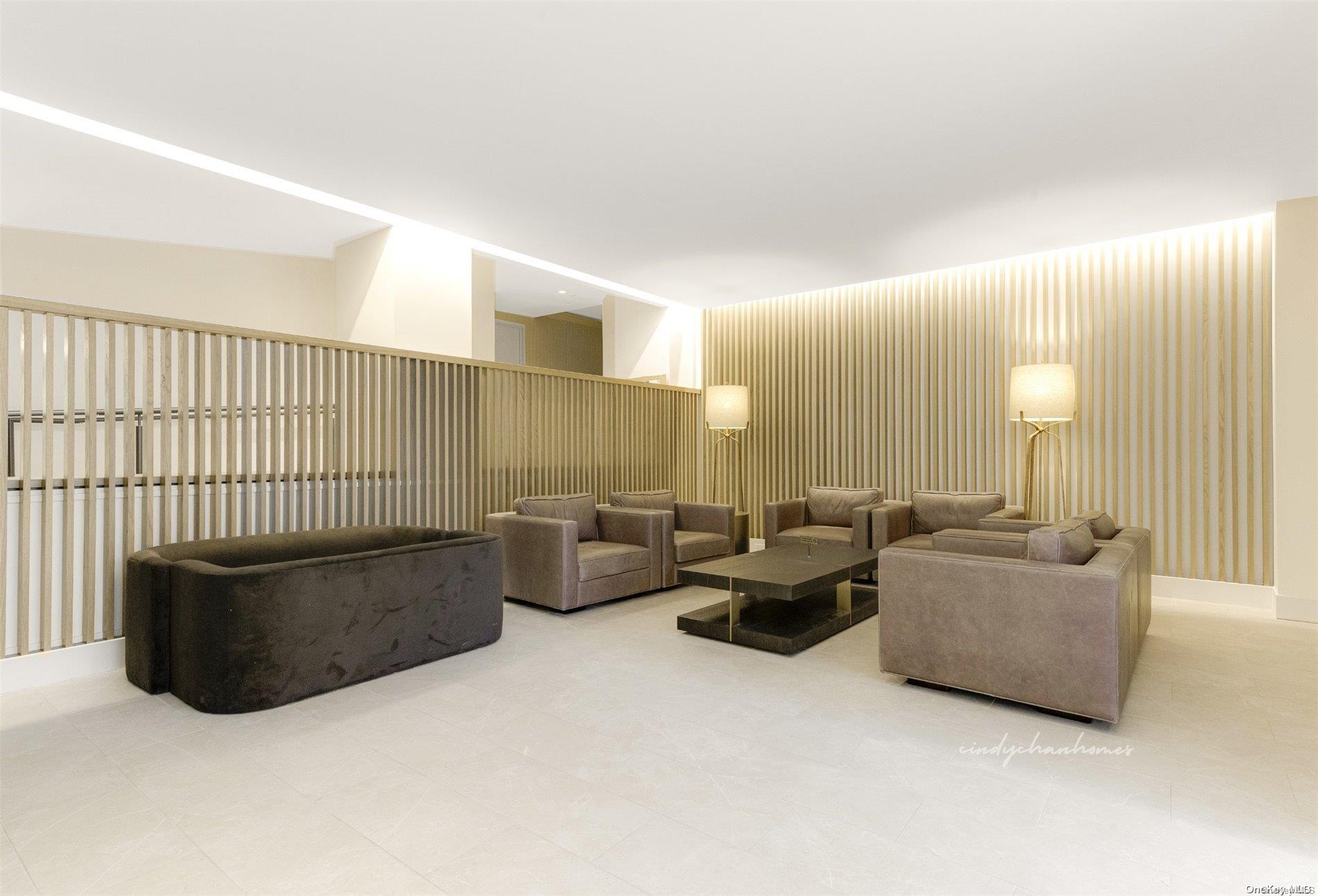 #20 photo, 70-25 Yellowstone Boulevard, クイーンズ区 Forest Hills , NY 11375