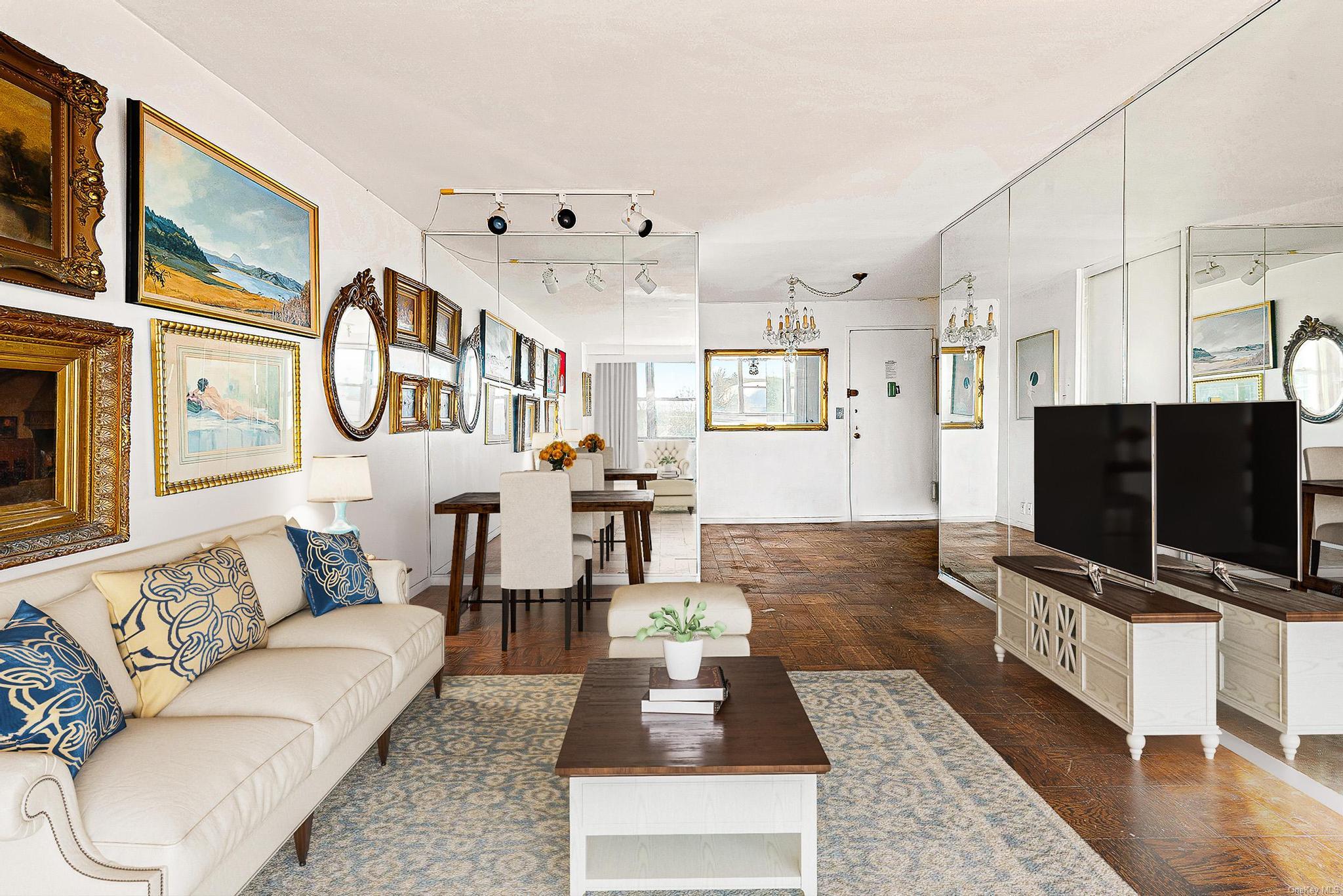 #3 photo, 70-25 Yellowstone Boulevard, クイーンズ区 Forest Hills , NY 11375