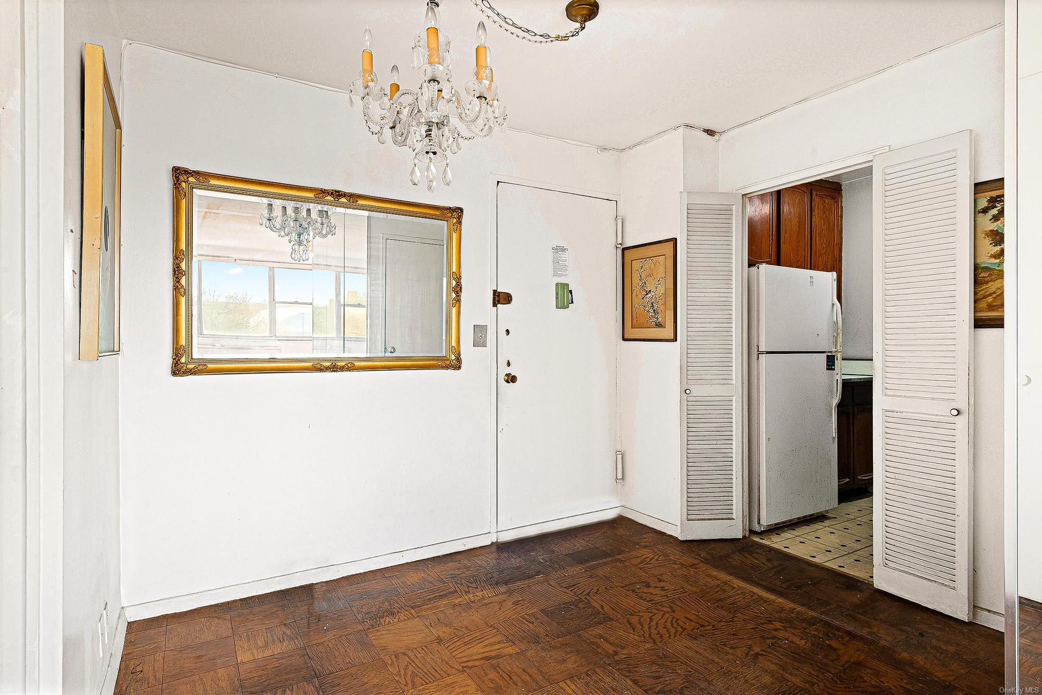 #5 photo, 70-25 Yellowstone Boulevard, クイーンズ区 Forest Hills , NY 11375