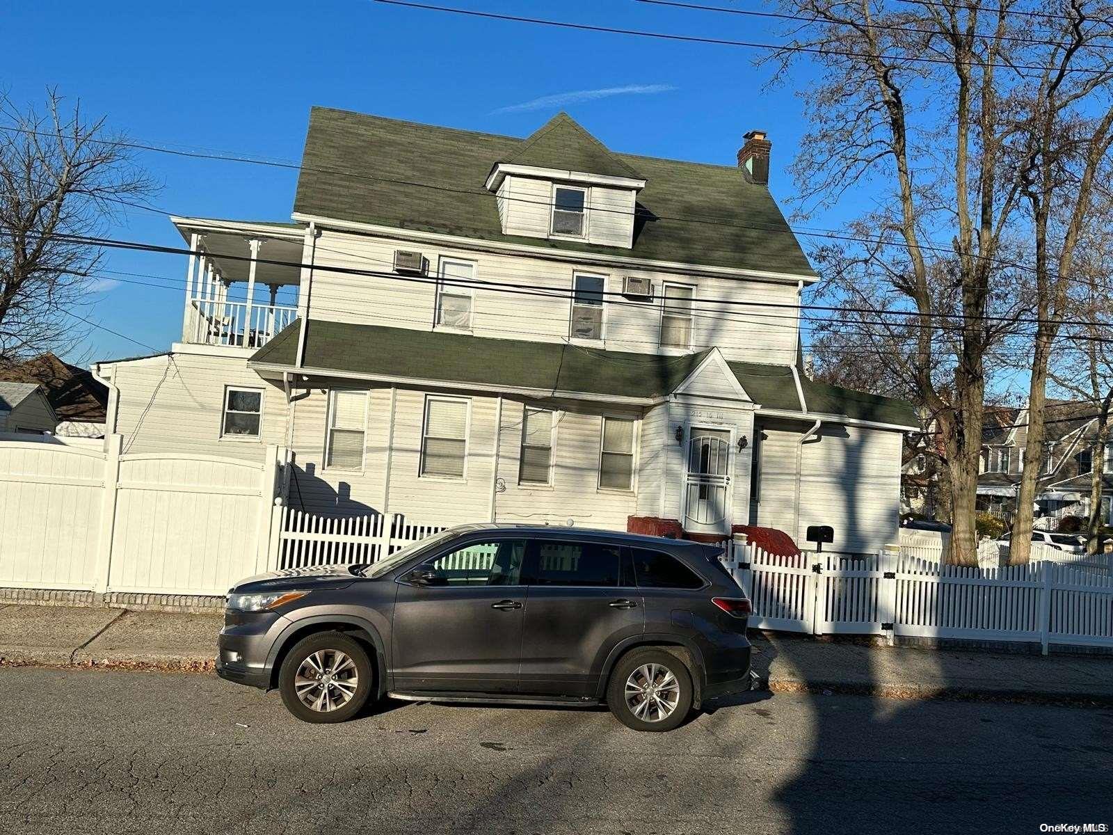 #1 photo, 215-16 111th Avenue, كوينز Queens Village , NY 11429