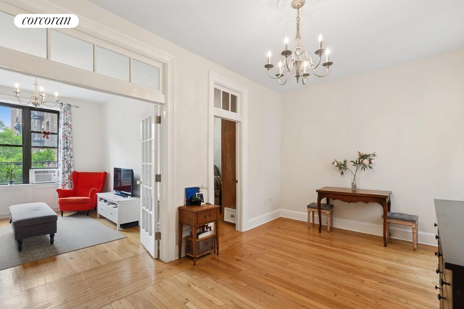 #3 photo, 175 CLAREMONT Avenue, マンハッタン Morningside Heights , NY 10027