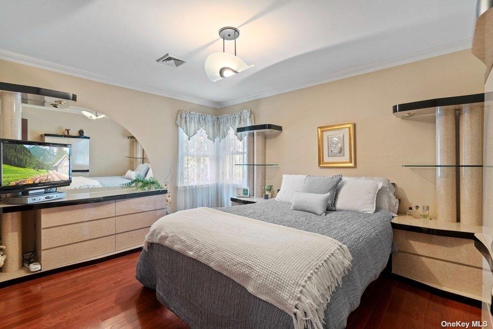 #7 photo, 157-23 24th Road, Whitestone , NY 11357