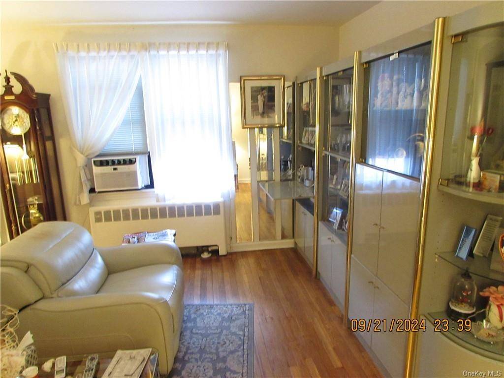 #3 photo, 1561 Central Park Ave, #I-5, Yonkers , NY 10710