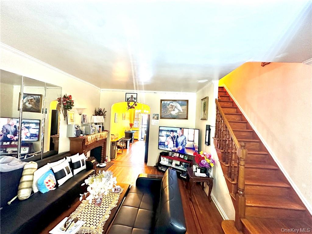 #3 photo, 677 E 38th Street, Бруклин ‖ Brooklyn , NY 11210