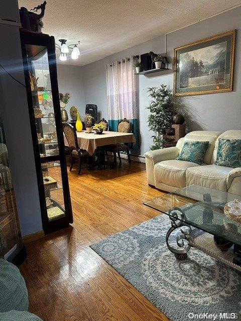 #9 photo, 39-27 56th Street, クイーンズ区 Woodside , NY 11377