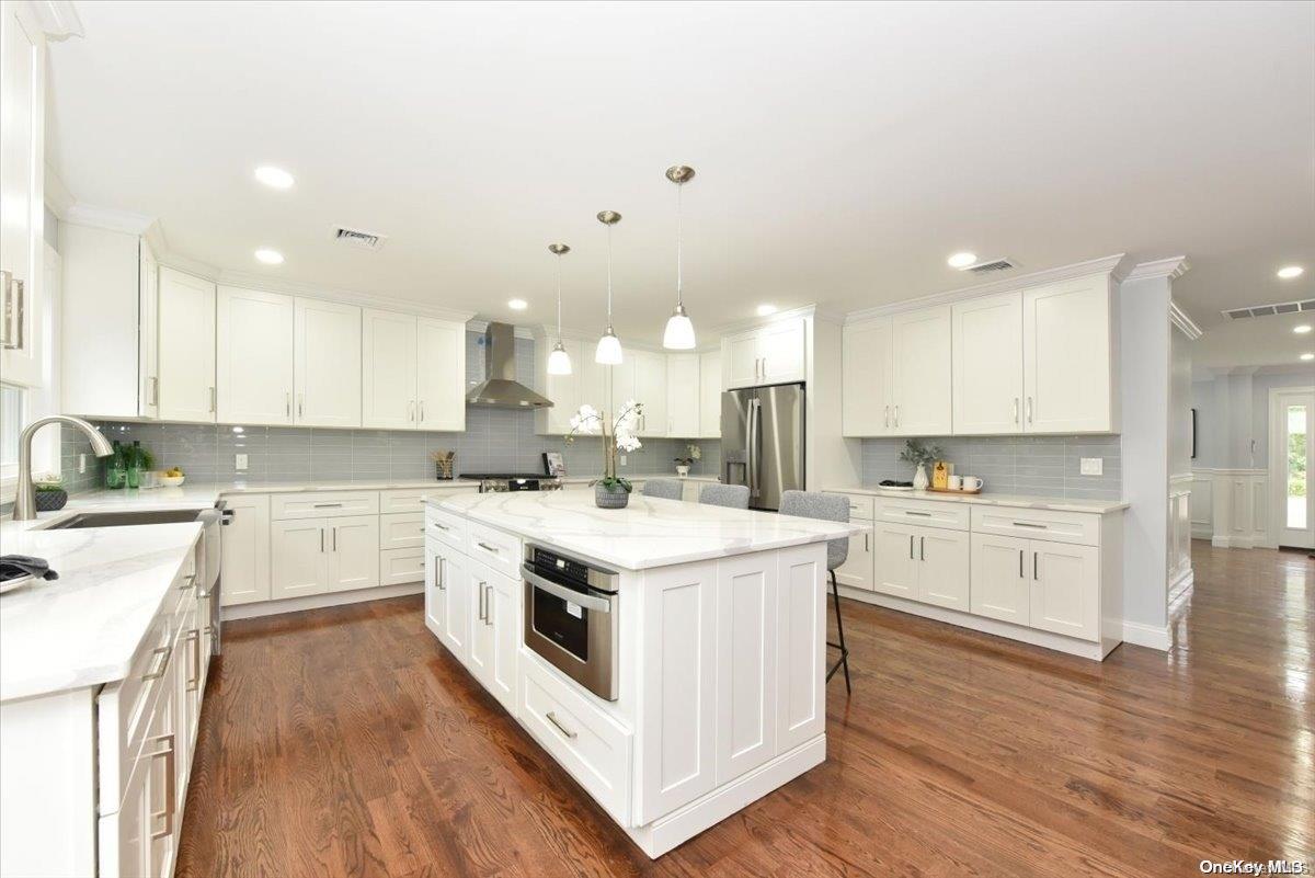 #1 photo, 96 County Line Road, ناسو Massapequa , NY 11758
