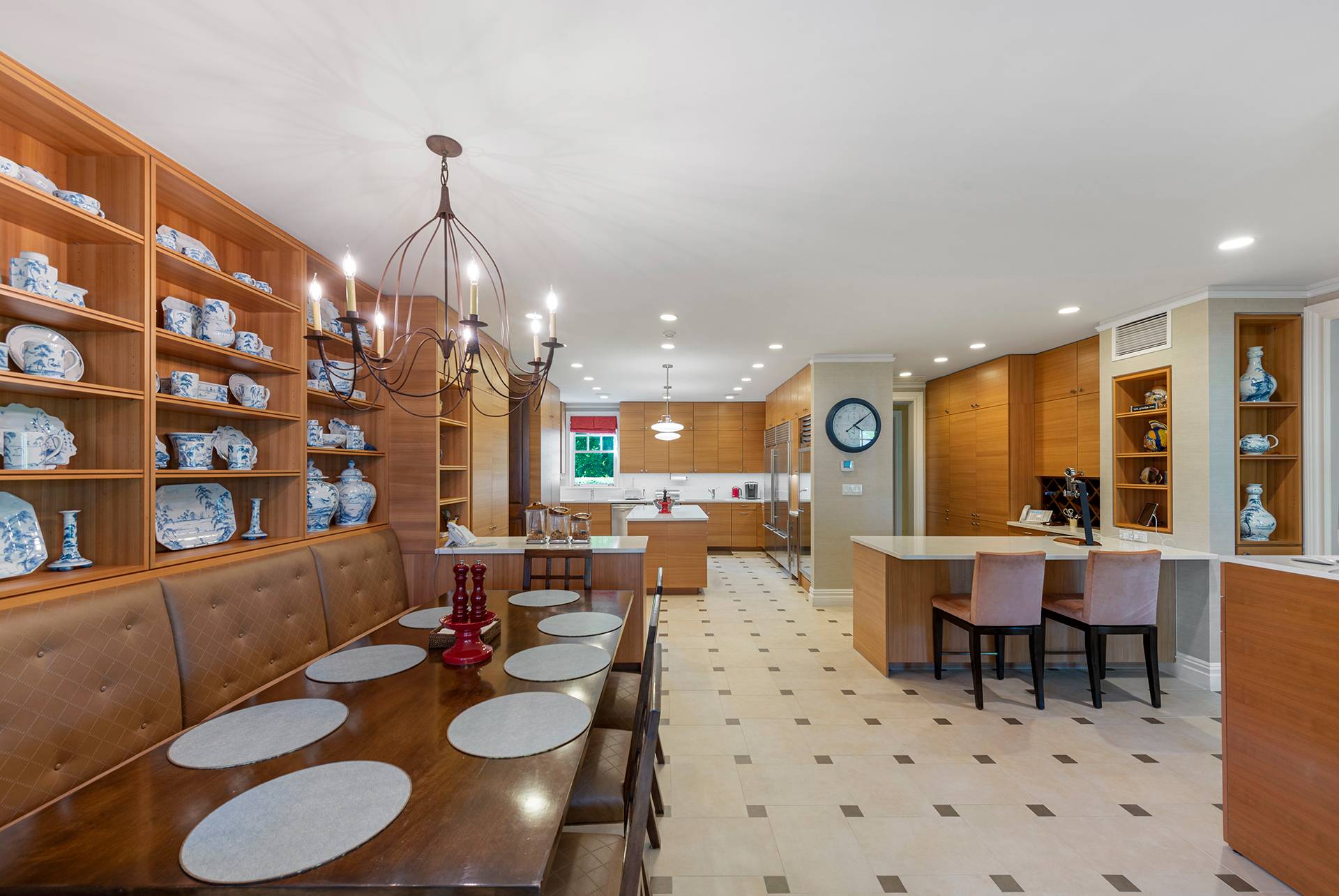 #24 photo, 14 Fordune Drive, サフォーク郡 Southampton , NY 11968