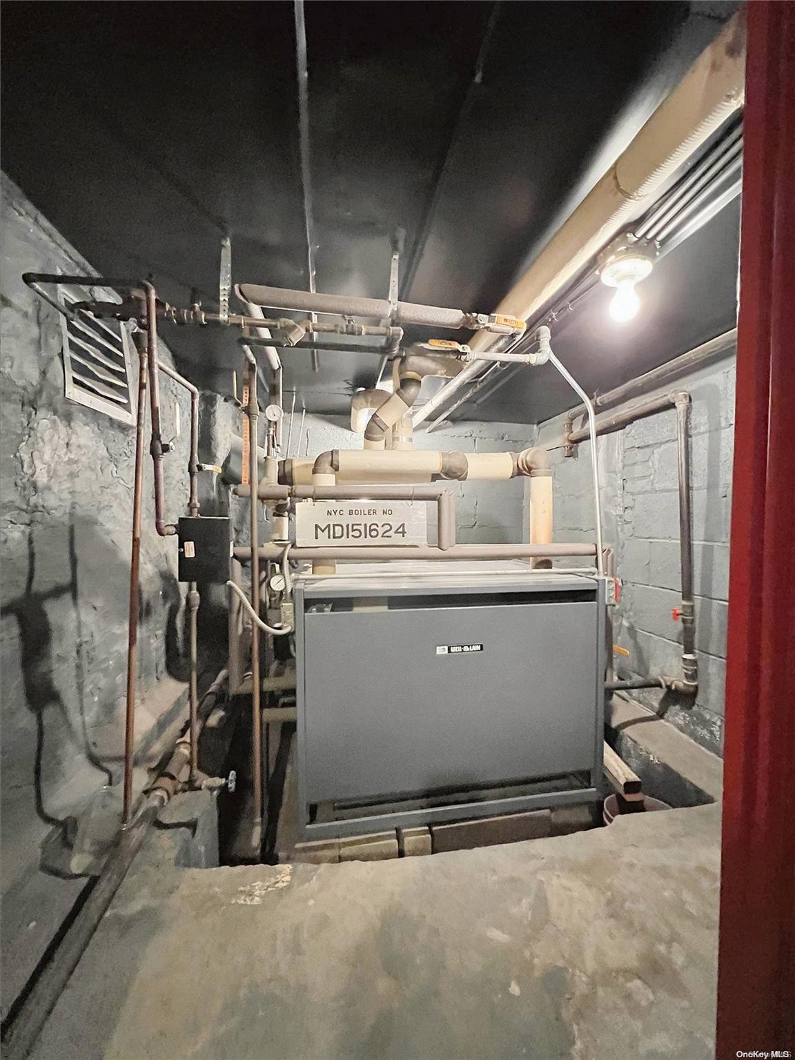 #11 photo, 127 N 4th Street, הברונקס Brooklyn , NY 11249