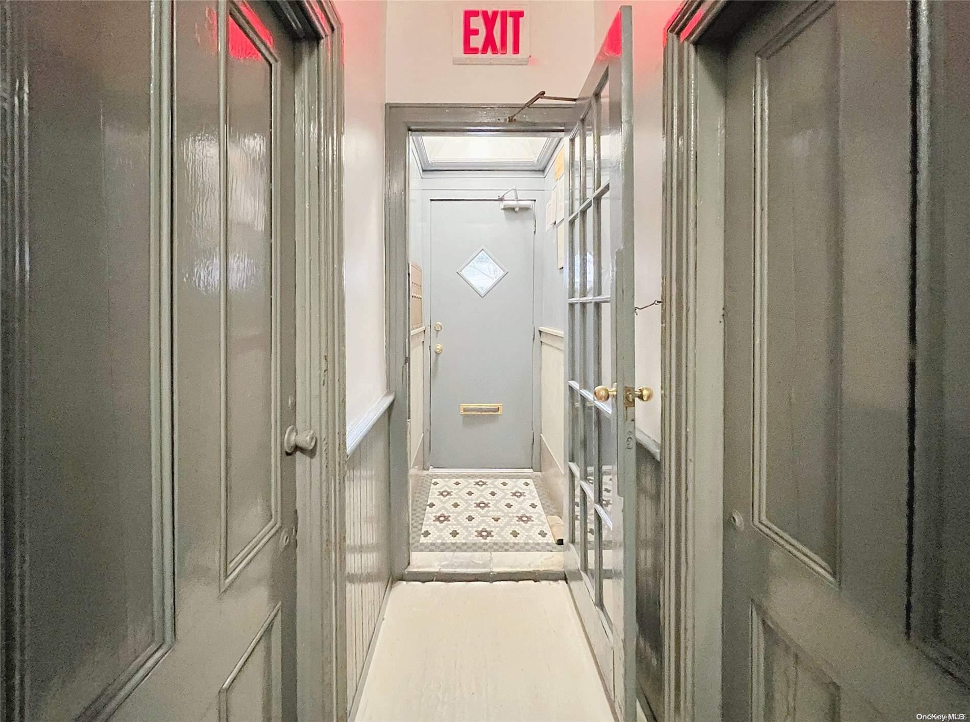 #4 photo, 127 N 4th Street, הברונקס Brooklyn , NY 11249