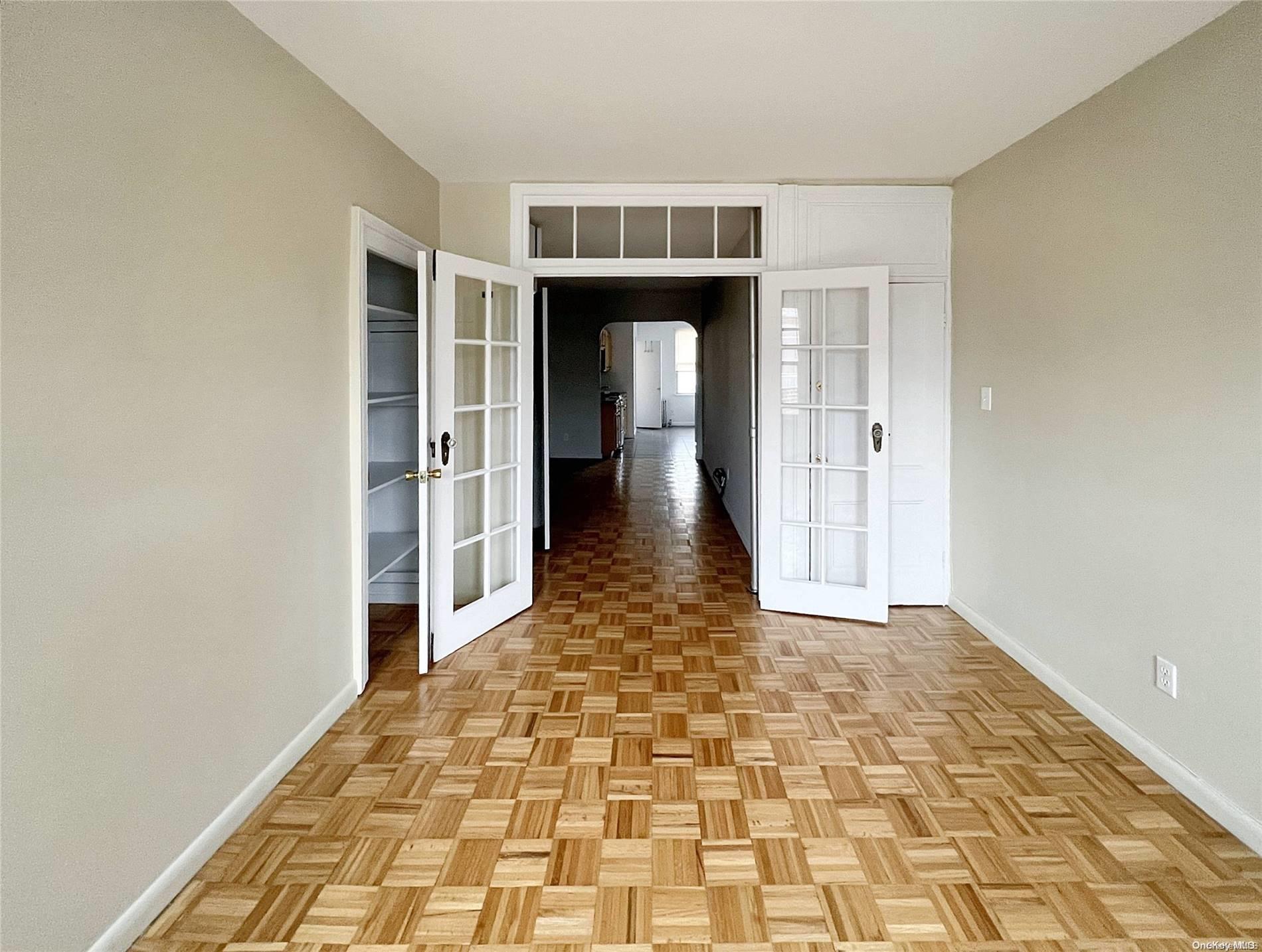 #6 photo, 127 N 4th Street, הברונקס Brooklyn , NY 11249