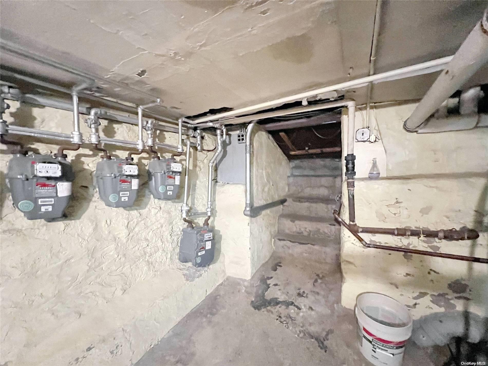 #9 photo, 127 N 4th Street, הברונקס Brooklyn , NY 11249