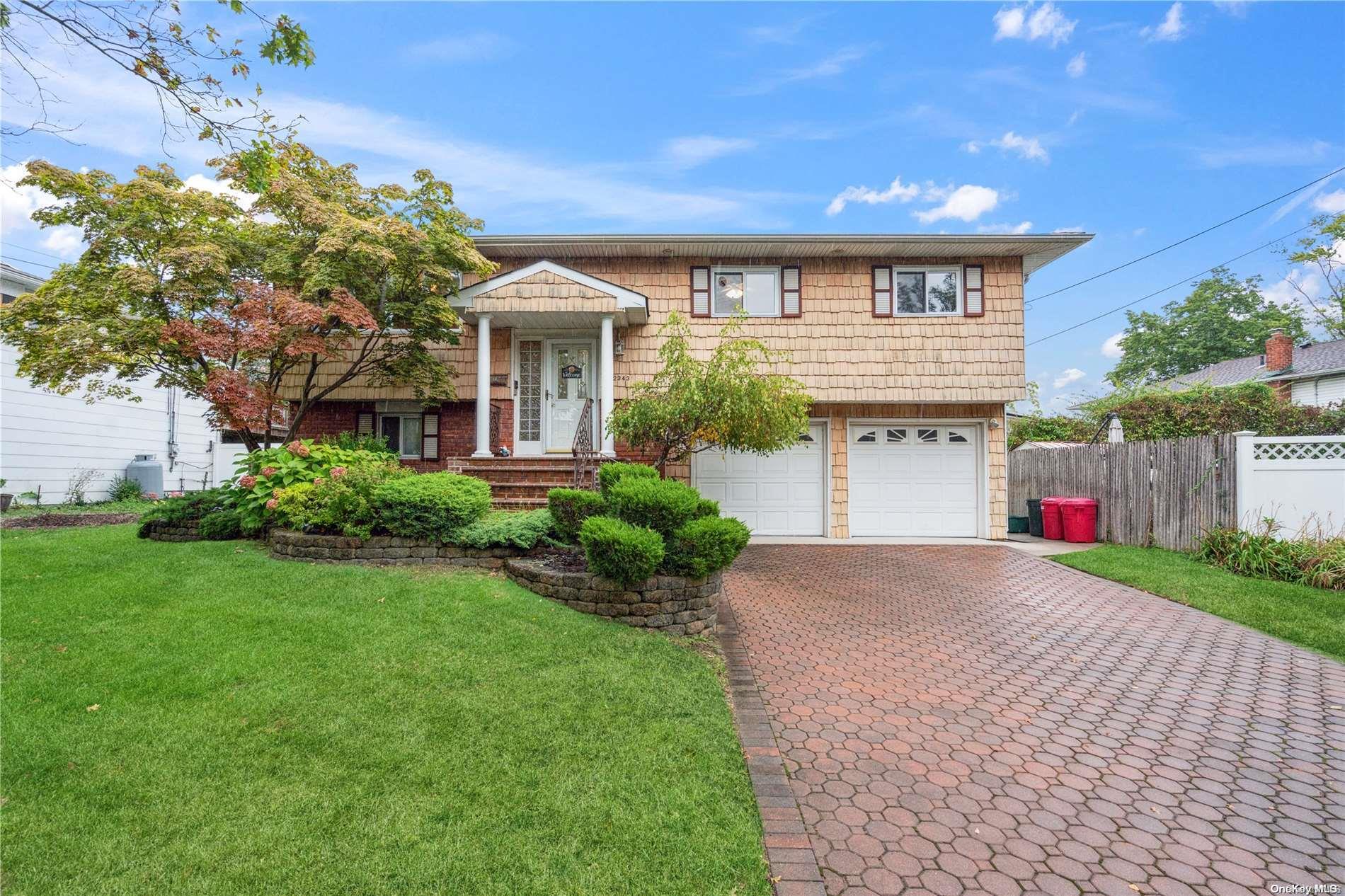 #1 photo, 2343 Camp Avenue, ناسو Merrick , NY 11566