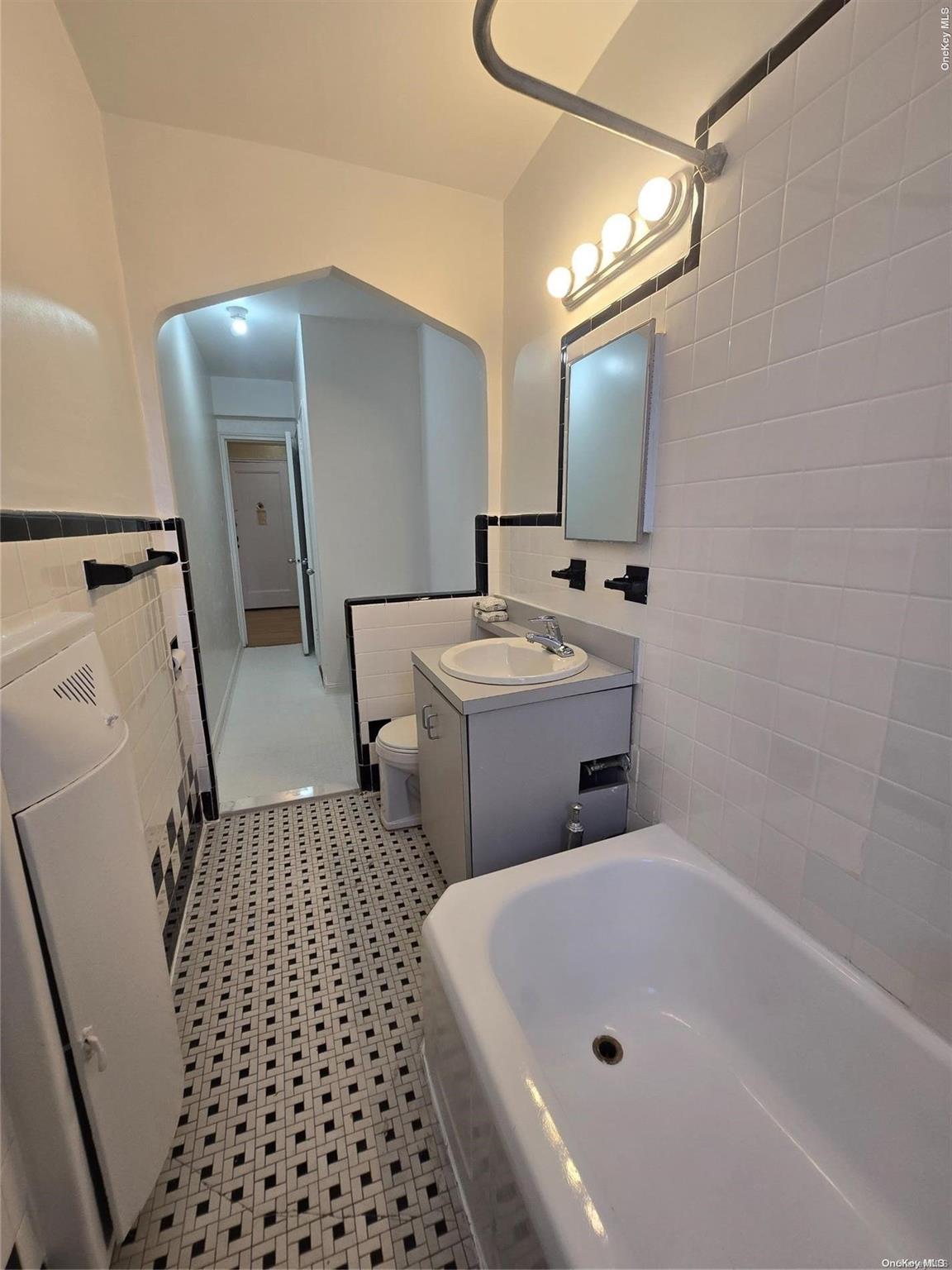 #4 photo, 65-41 Booth St, 皇后區 雷哥公園 Rego Park , NY 11374