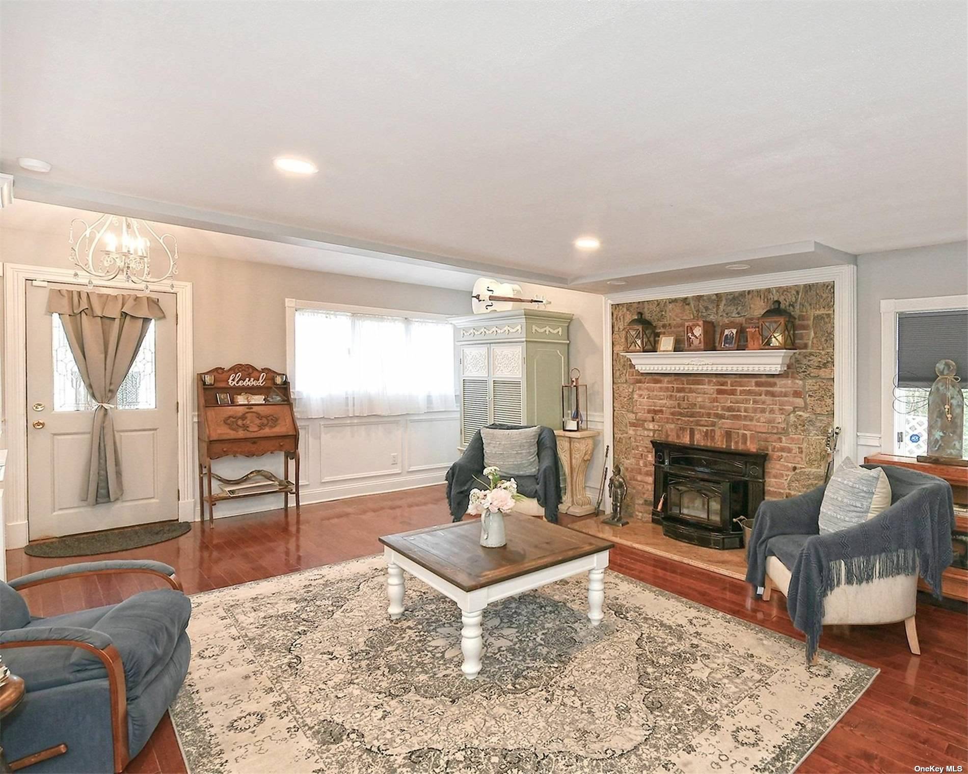 售84万9 30 Harrison Place, 长岛 Farmingdale , NY 11735 MLS 3582576