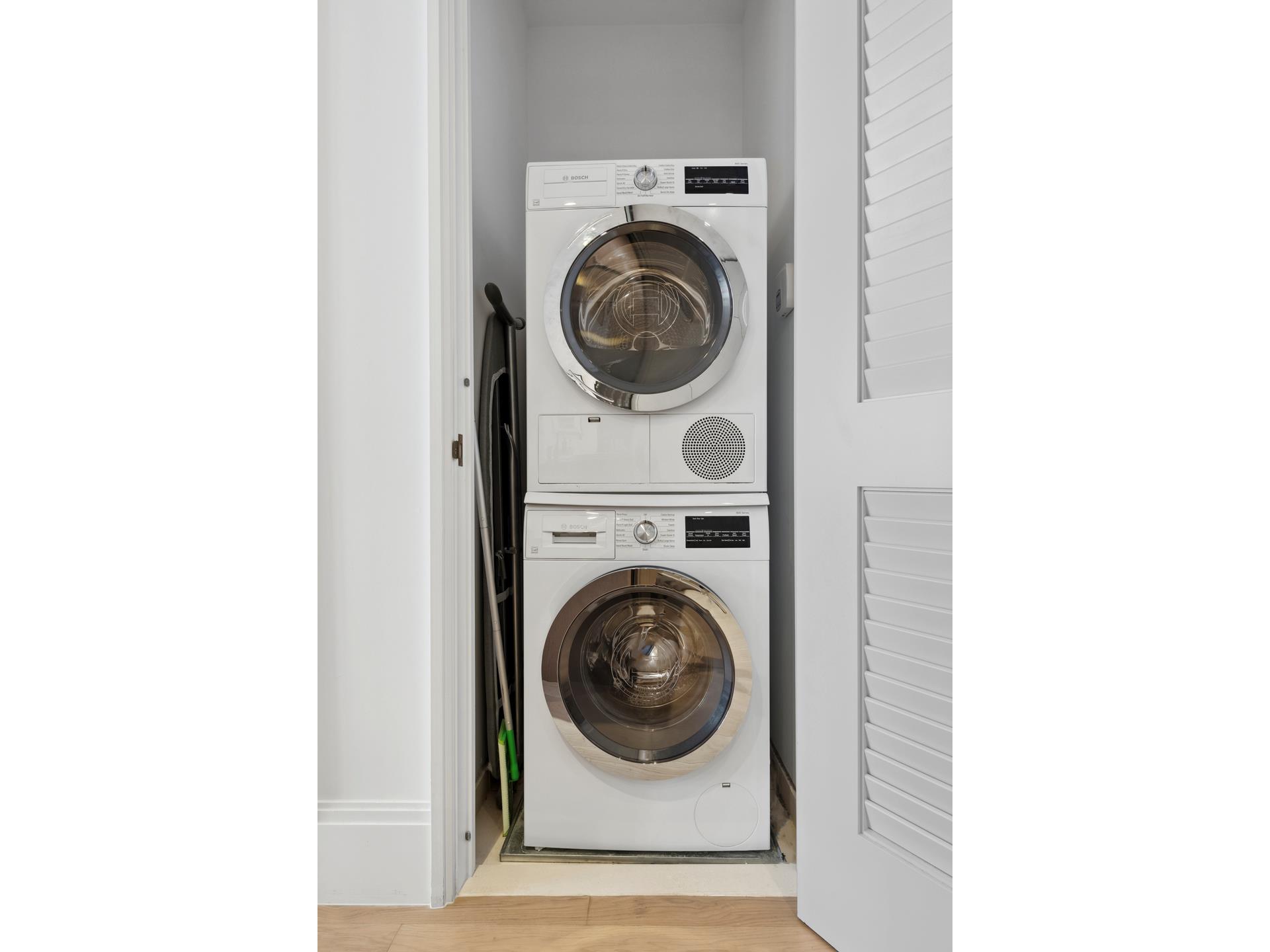 #13 photo, 438 E 12TH Street, マンハッタン East Village , NY 10009