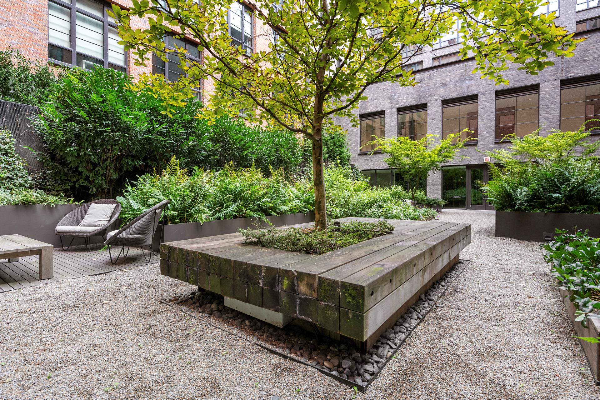 #14 photo, 438 E 12TH Street, マンハッタン East Village , NY 10009