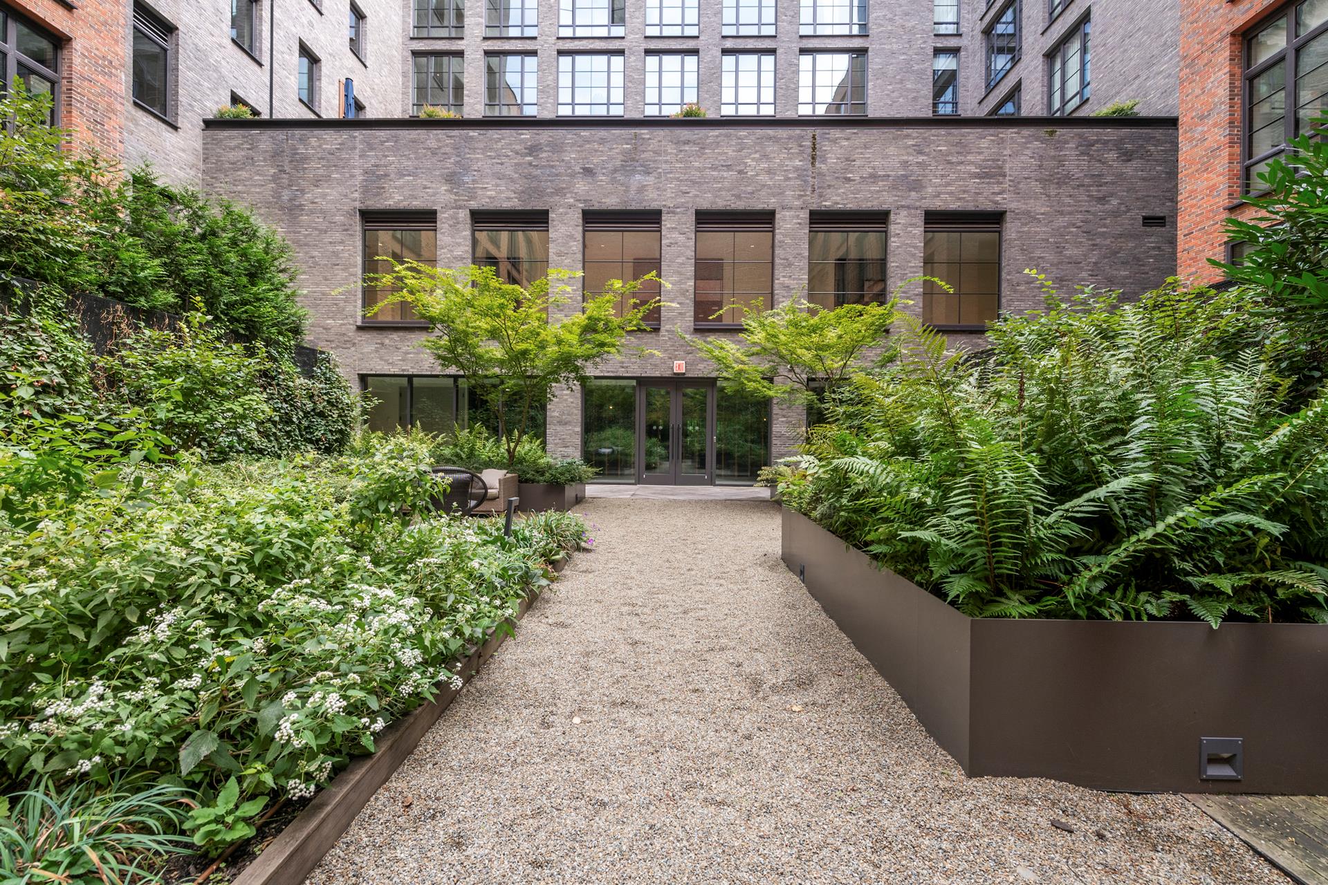 #15 photo, 438 E 12TH Street, マンハッタン East Village , NY 10009