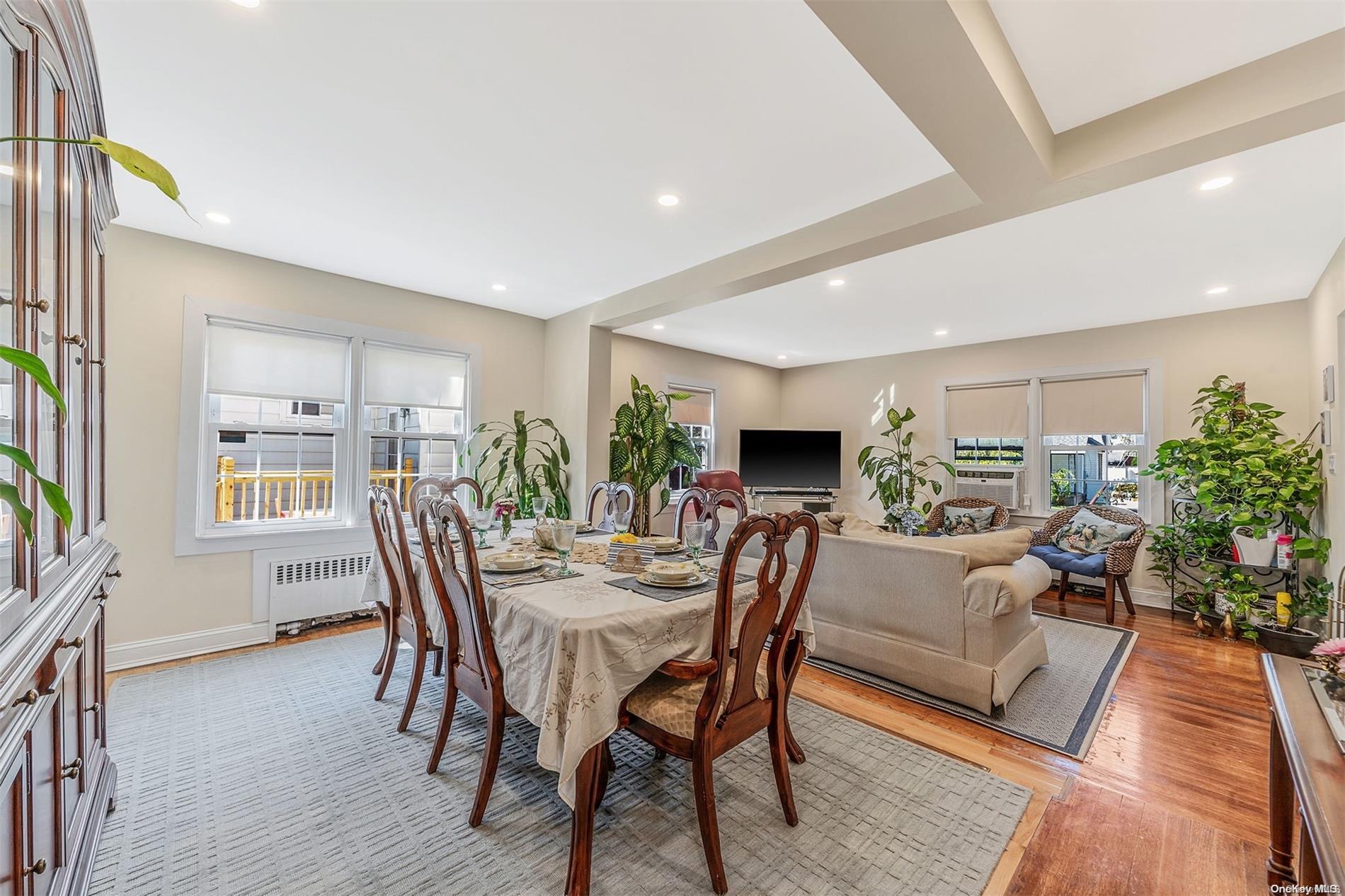 #1 photo, 10 Christabel Street, ناسو Lynbrook , NY 11563